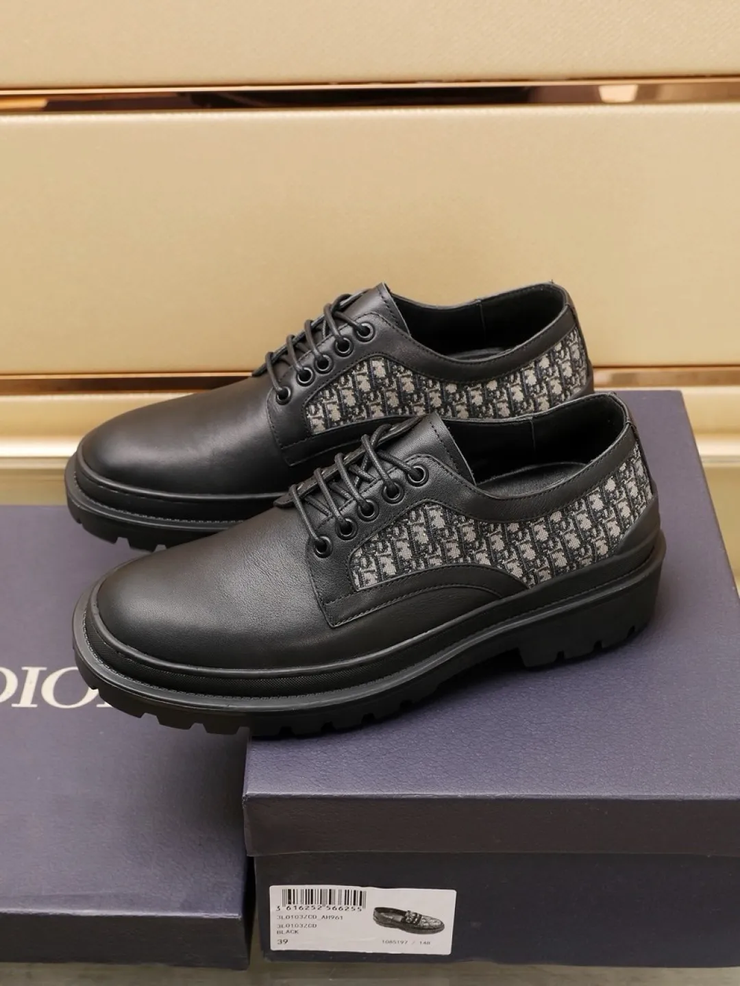 Factory P480💰[Dior] men's classic casual leather shoes🇺🇸 are on sale simultaneously, original Italian brand · brand totem cloth sewn with brand label · paired with first-layer calfskin · (high-end, extravagance, class) exquisite workmanship (original lining) sole: original factory special rubber concave and convex outsole ⚠️ outsole. Comfortable, wear-resistant, non-slip, real shot 🎬 Can be worn with casual clothes or suits. Size: 38-44 (45.46 customized)